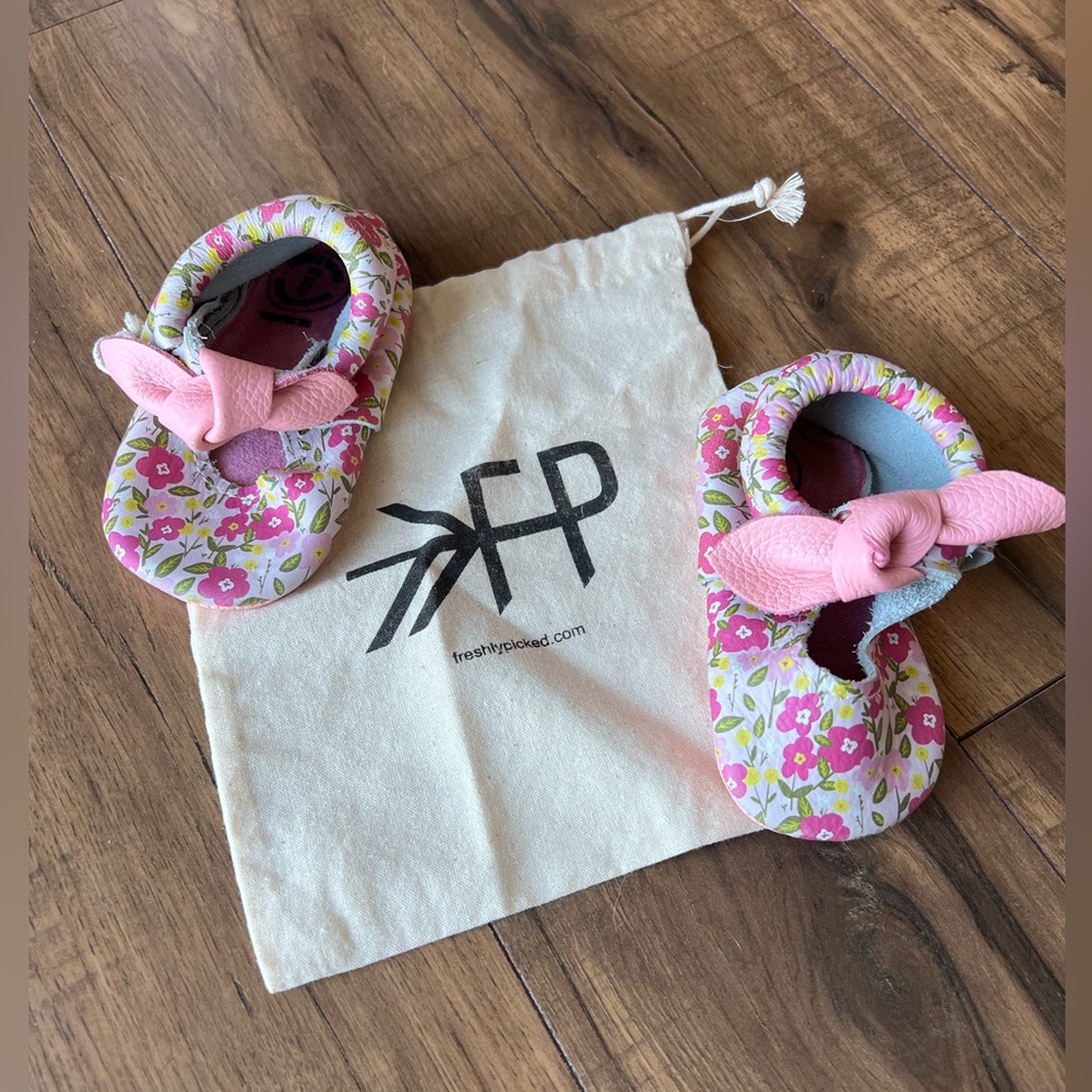 Freshly Picked toddler/crib shoes